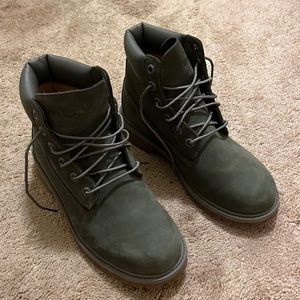 New Timberland Youth 6-Inch Premium Waterproof Boots Tornado Grey- Never Worn
